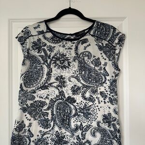 The Limited Blue and White Paisley Blouse woman’s medium, short sleeve